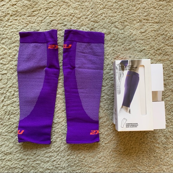 NWT Unisex 2xu Compression Performance Run Sleeves - Purple Calf Sleeves - Picture 1 of 6